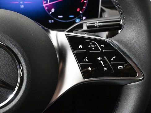 New 2025 Mercedes-Benz GLC 300 4MATIC image 11