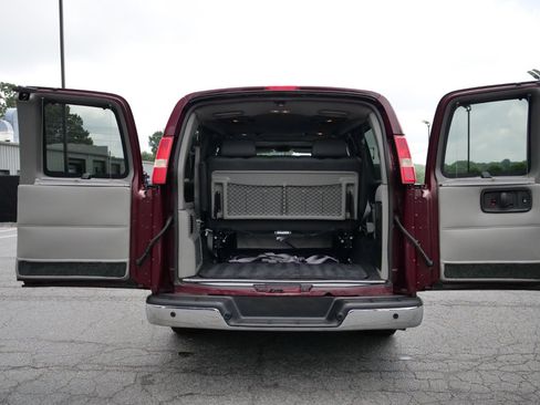 Used 2014 Chevrolet Express 1500 RWD image 11