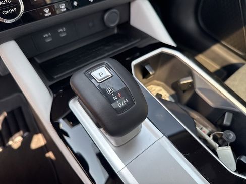 New 2025 Mitsubishi Outlander SE image 36