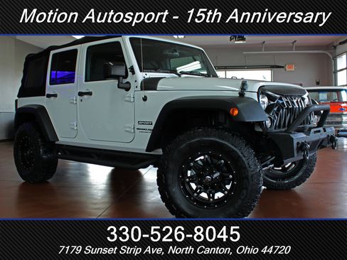 Used 2018 Jeep Wrangler Unlimited Sport S AWD/4WD image 2
