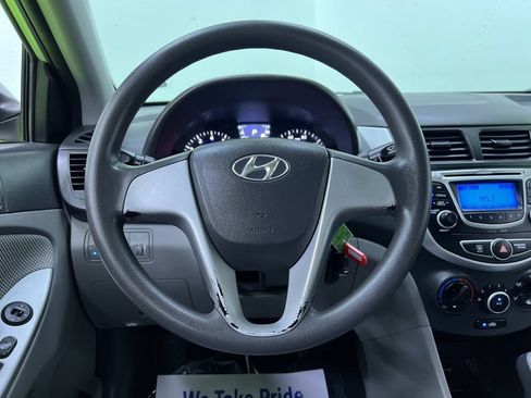 Used 2013 Hyundai Accent GLS FWD image 19