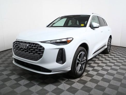 Certified 2025 Audi Q5 Premium w/ Convenience Package image 32