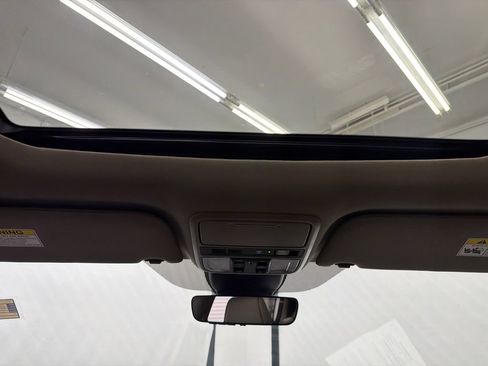 Used 2024 Honda Odyssey Elite image 24