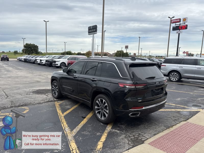 Used 2023 Jeep Grand Cherokee Overland w/ Luxury Tech Group IV AWD/4WD image 3
