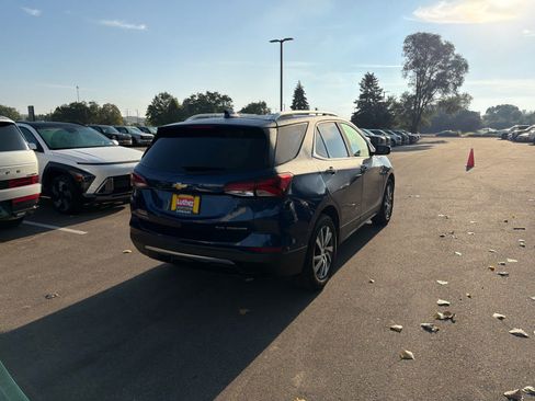 Used 2022 Chevrolet Equinox Premier AWD/4WD image 2