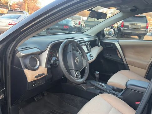 Used 2013 Toyota RAV4 XLE image 32