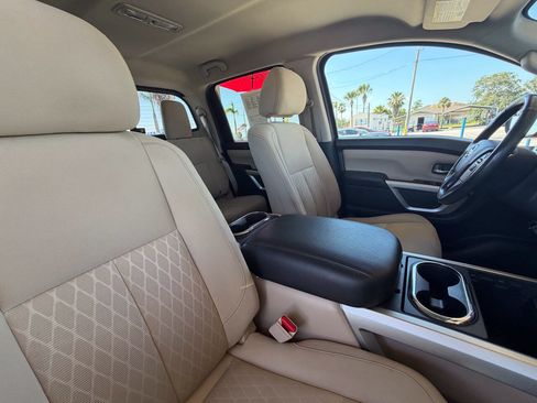 Used 2017 Nissan Titan SV RWD image 24