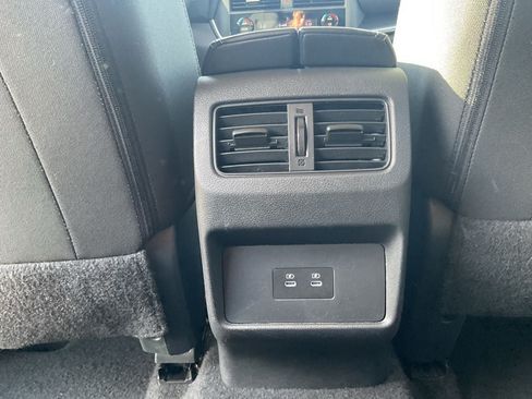 Used 2025 Nissan Rogue SV AWD/4WD image 13