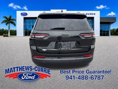 Used 2023 Jeep Grand Cherokee L Limited w/ Luxury Tech Group II AWD/4WD image 5