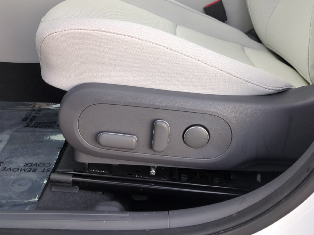 Certified 2024 Hyundai Kona SEL FWD image 19