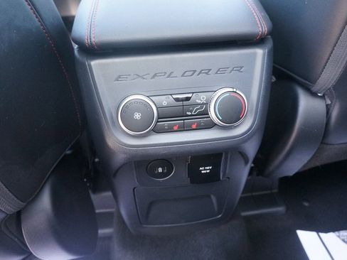 Used 2025 Ford Explorer ST AWD/4WD image 11
