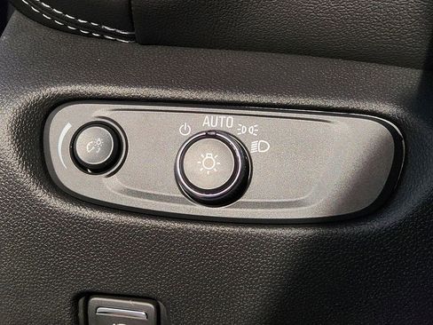 Used 2025 Chevrolet Blazer LT w/ Convenience Package image 23