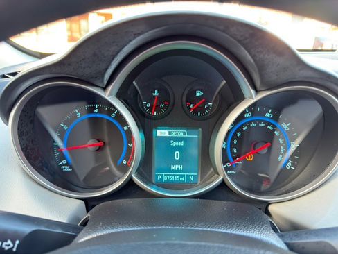 Used 2016 Chevrolet Cruze LT w/ Technology Package image 16