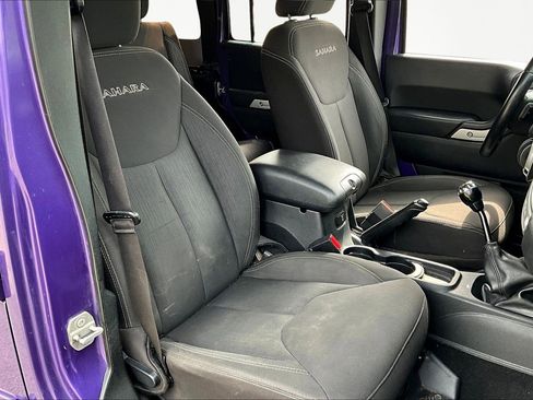 Used 2017 Jeep Wrangler Unlimited Sahara image 26