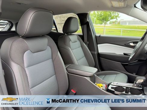 New 2026 Chevrolet Trax LT w/ Driver Confidence Package FWD image 28
