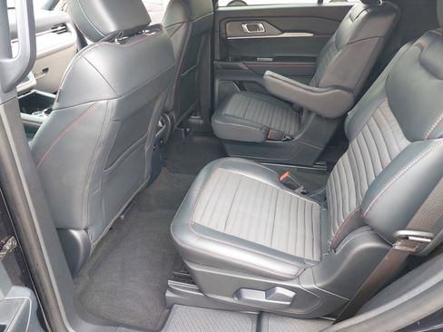 Used 2025 Ford Explorer ST-Line w/ Premium Package image 16