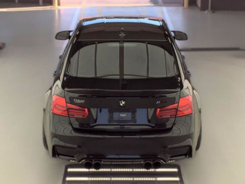 Used 2017 BMW M3 w/ Executive Package RWD image 3