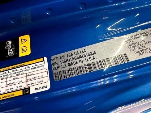 Used 2021 Jeep Gladiator Sport image 35