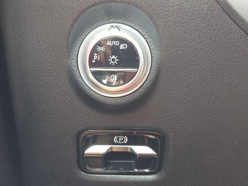 Used 2024 Mercedes-Benz C 300 Sedan image 17