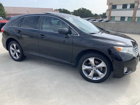 Used 2011 Toyota Venza w/ Leather Pkg image 4