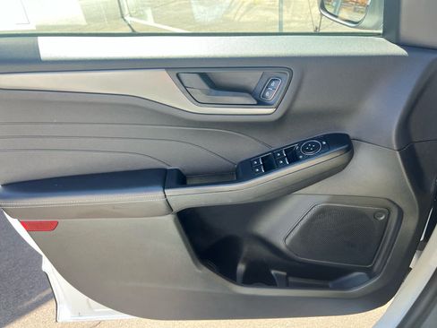 Used 2025 Ford Escape Active AWD/4WD image 13
