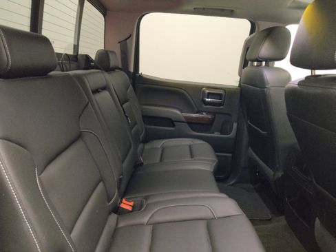 Used 2017 GMC Sierra 1500 SLT w/ SLT Preferred Package AWD/4WD image 19
