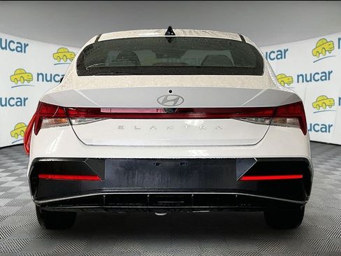 Certified 2025 Hyundai Elantra SEL FWD image 5