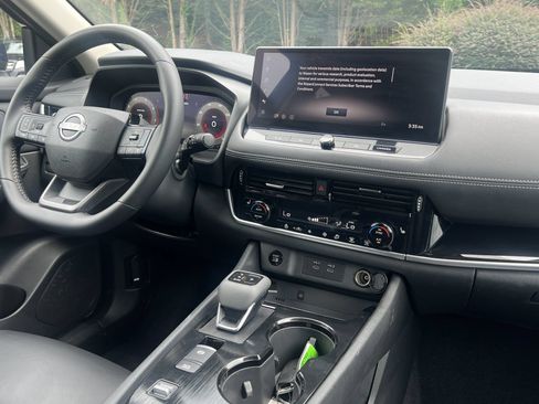 Certified 2026 Nissan Rogue SL FWD image 5