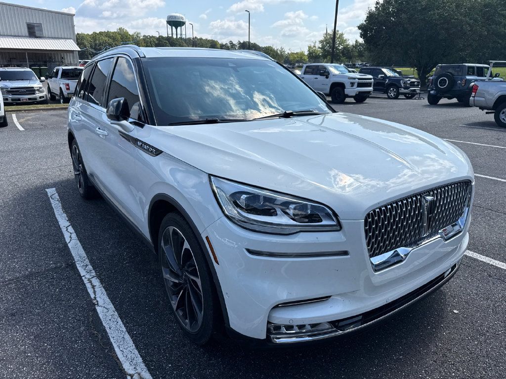 Used 2020 Lincoln Aviator Reserve w/ Equipment Group 202A AWD/4WD image 2