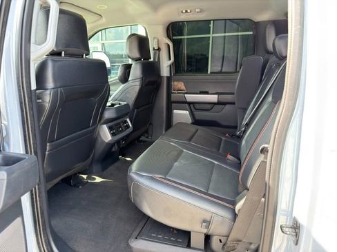 Used 2024 Ford F250 Lariat w/ Lariat Ultimate Package AWD/4WD image 18