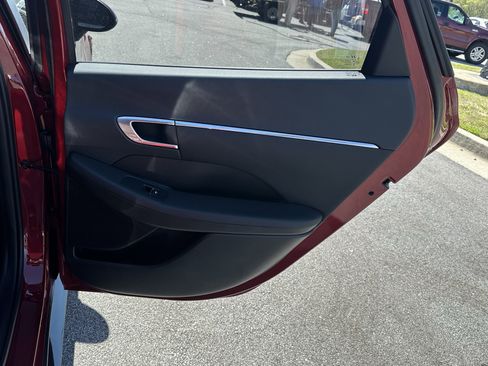 Used 2023 Hyundai Sonata SEL FWD image 16