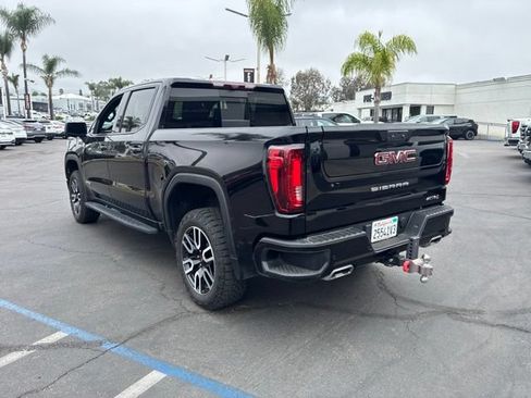 Used 2023 GMC Sierra 1500 AT4 w/ Technology Package AWD/4WD image 8