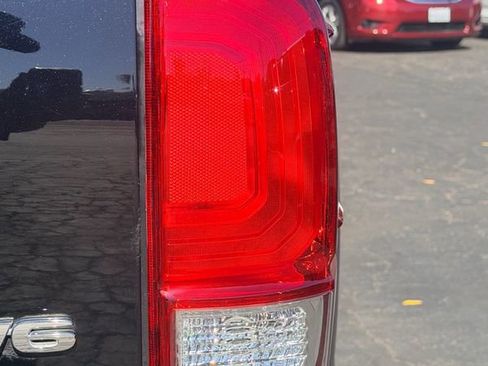 Used 2019 Toyota Tacoma TRD Off-Road image 9