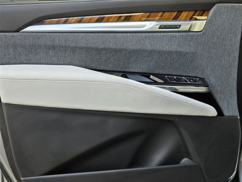 New 2026 Cadillac Escalade Platinum Sport w/ LPO, ONYX Package AWD/4WD image 27