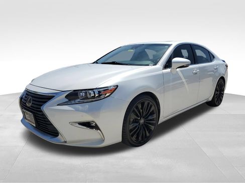 Used 2016 Lexus ES 350 w/ Premium Package w/Wood Trim FWD image 1