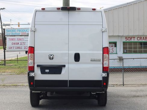 Used 2025 RAM ProMaster 2500 w/ Convenience Group FWD image 7