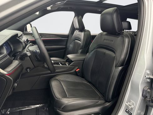 Used 2022 Jeep Grand Cherokee L Overland image 11