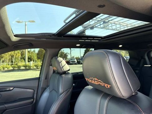 Used 2024 Honda Pilot TrailSport image 23