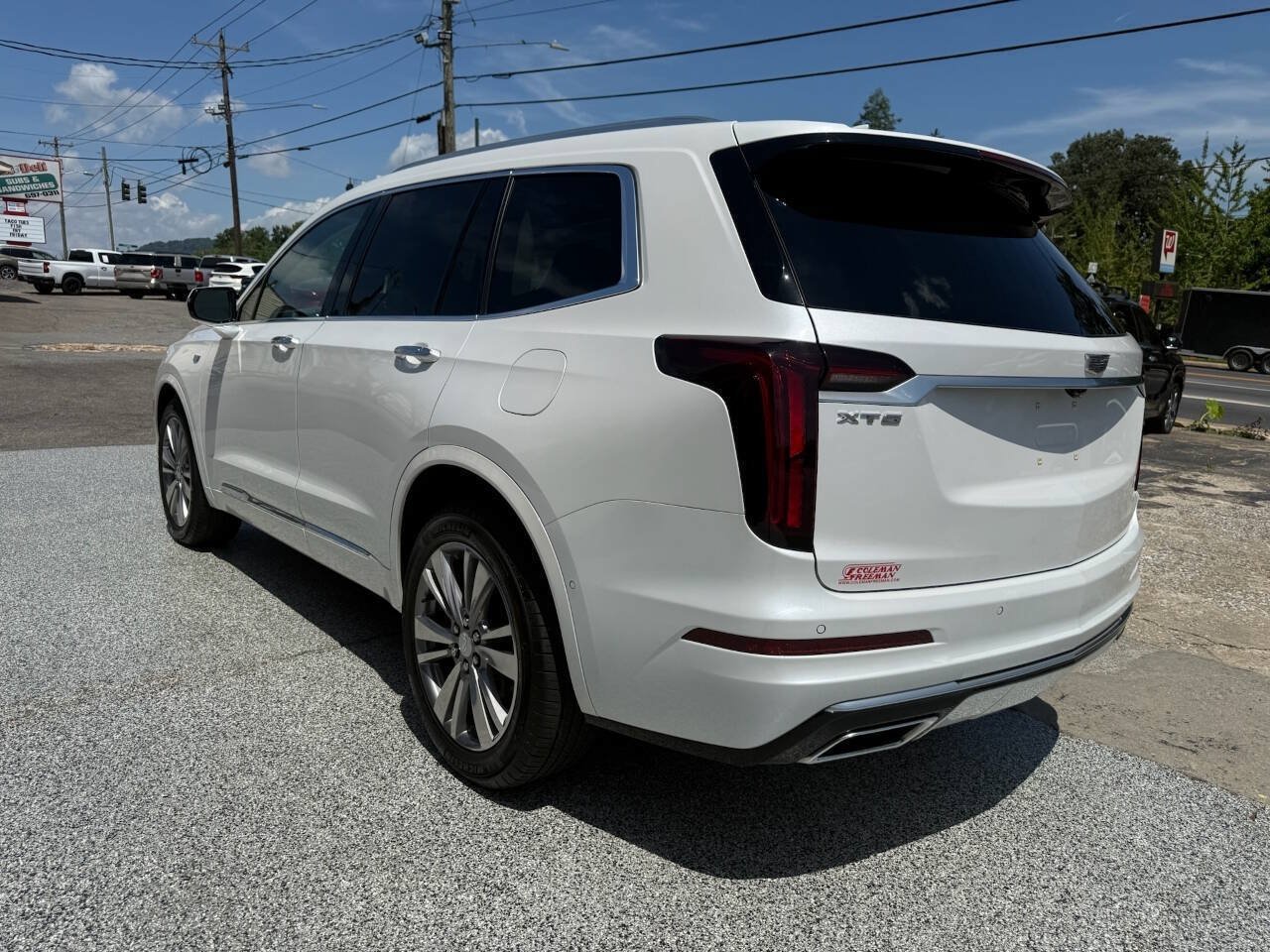 Used 2022 Cadillac XT6 Premium Luxury w/ Technology Package FWD image 9