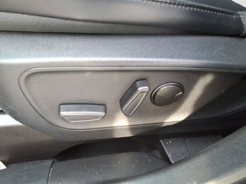 Used 2025 Ford Escape ST-Line image 17