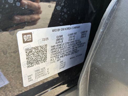 Used 2025 Chevrolet Trax LT w/ LT Convenience Package image 28