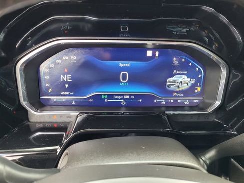 Used 2022 Chevrolet Silverado 1500 LT AWD/4WD image 21
