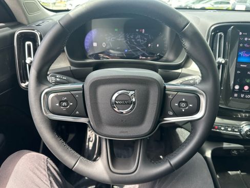 Used 2026 Volvo XC40 B5 Core w/ Protection Package Premier AWD/4WD image 12