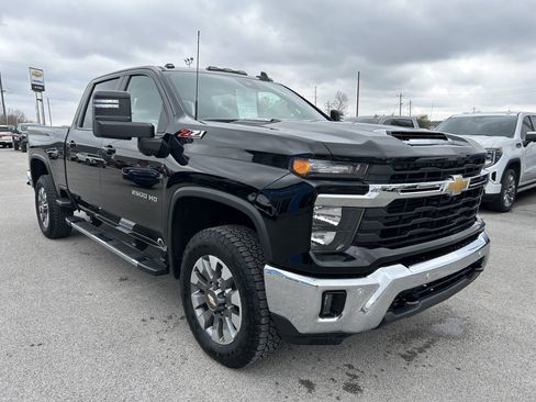 Used 2025 Chevrolet Silverado 2500 LT w/ All Star Edition image 2
