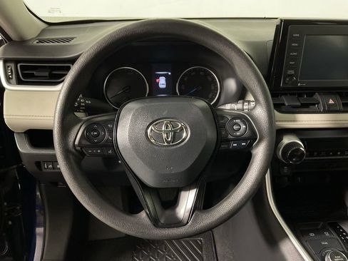 Used 2022 Toyota RAV4 XLE AWD/4WD image 24