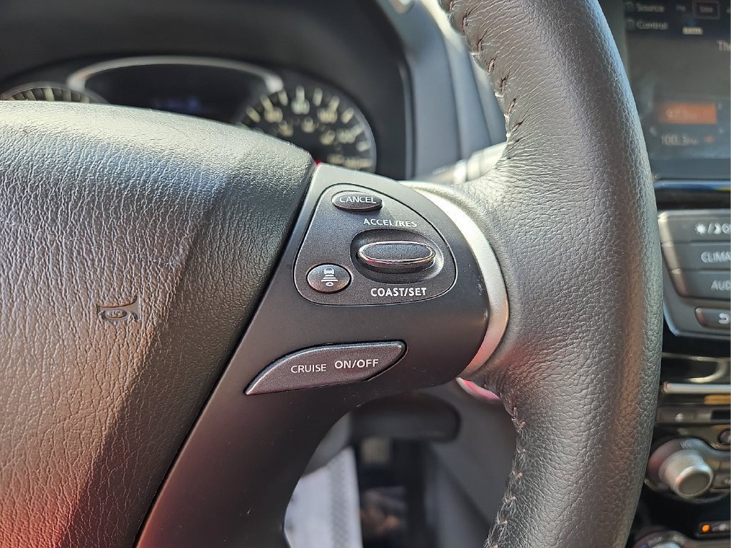 Used 2020 Nissan Pathfinder SV AWD/4WD image 19