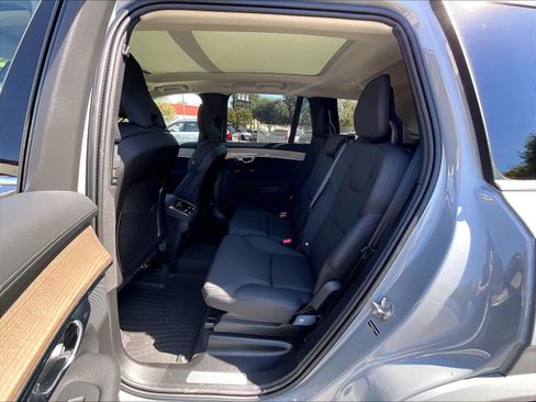 New 2026 Volvo XC90 B6 Plus w/ Protection Package Premier AWD/4WD image 12