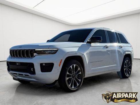 New 2025 Jeep Grand Cherokee Overland w/ Adv Protech Group III AWD/4WD image 9