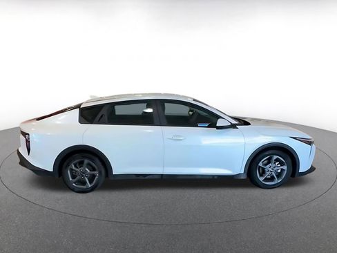 Used 2025 Kia K4 LXS image 11