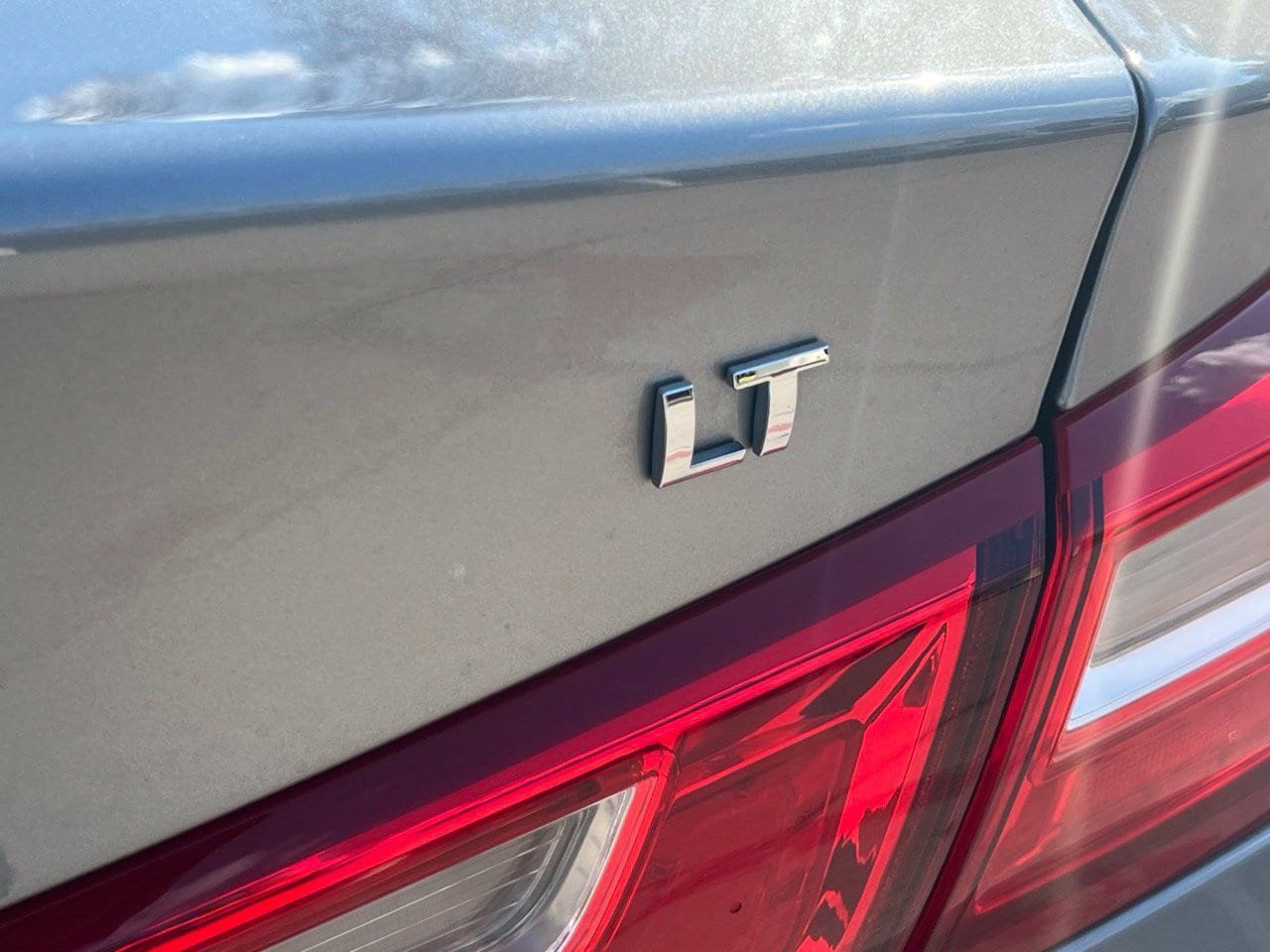 Used 2025 Chevrolet Malibu LT FWD image 5
